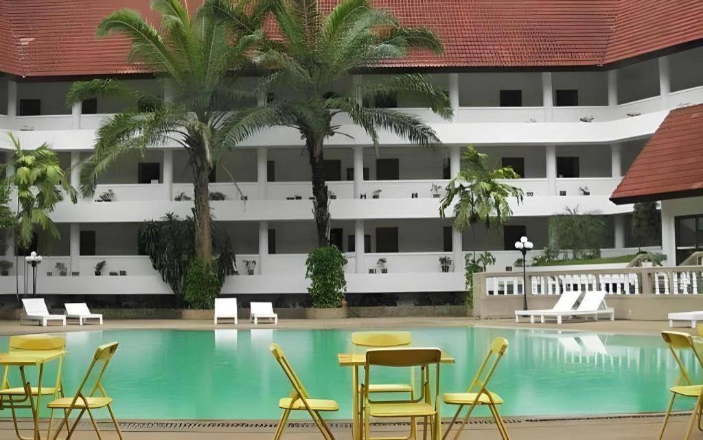 Pailyn Hotel Sukhothai Buitenkant foto