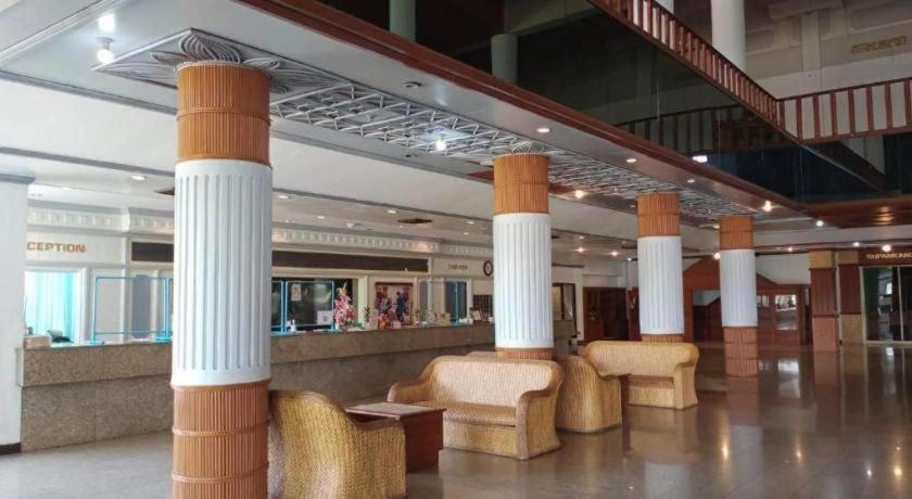 Pailyn Hotel Sukhothai Buitenkant foto