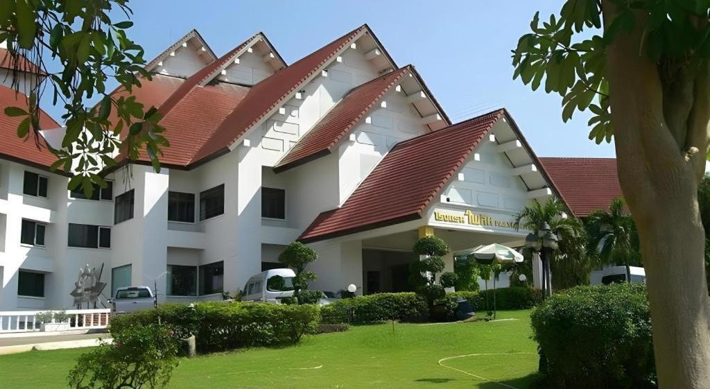 Pailyn Hotel Sukhothai Buitenkant foto