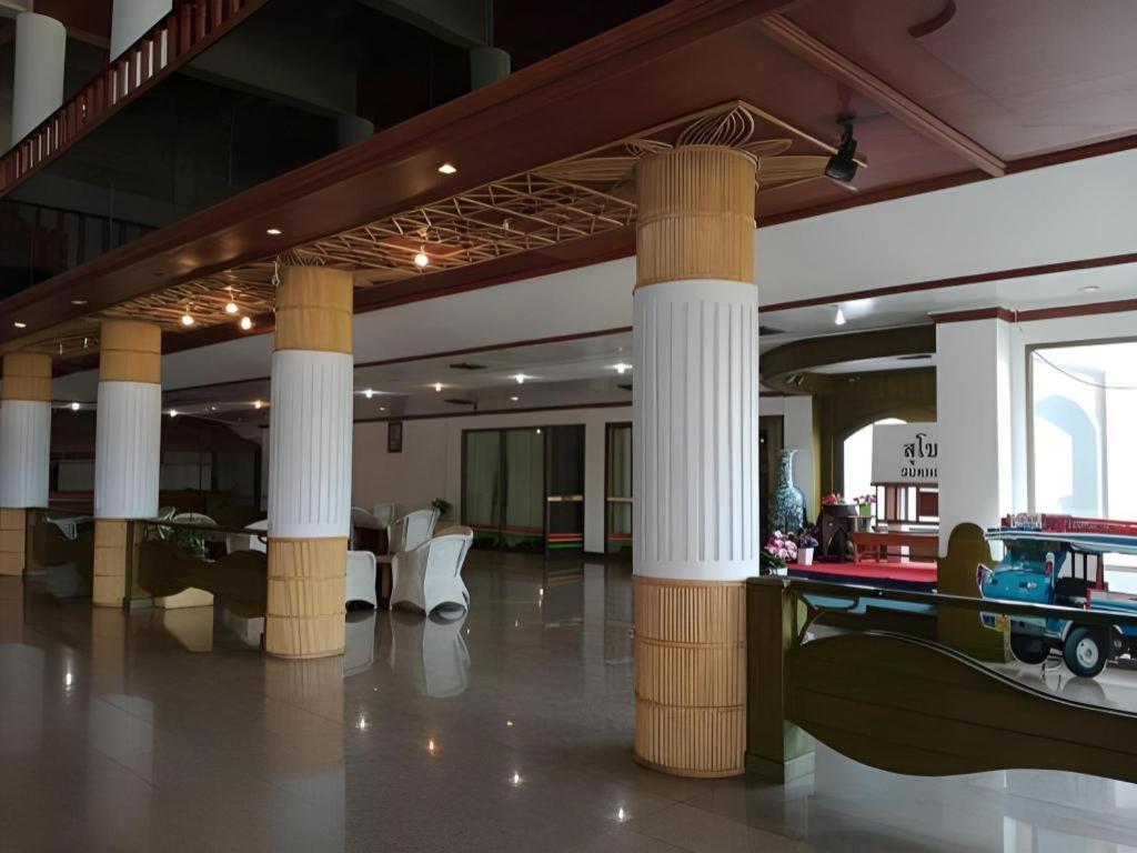 Pailyn Hotel Sukhothai Buitenkant foto