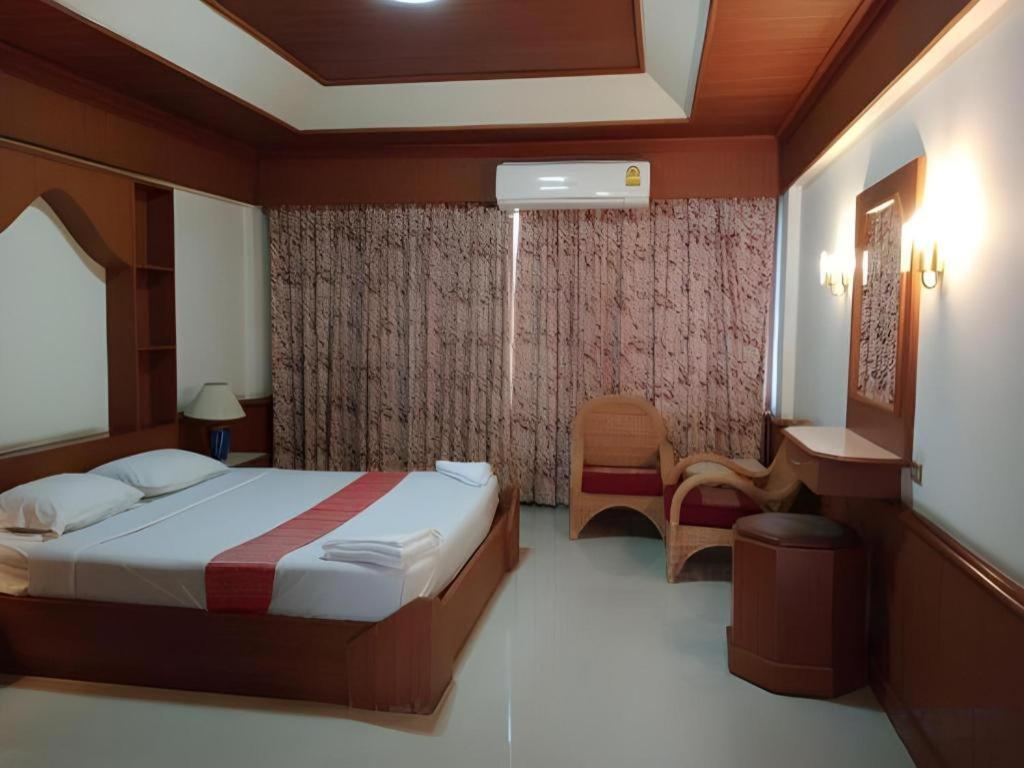 Pailyn Hotel Sukhothai Buitenkant foto