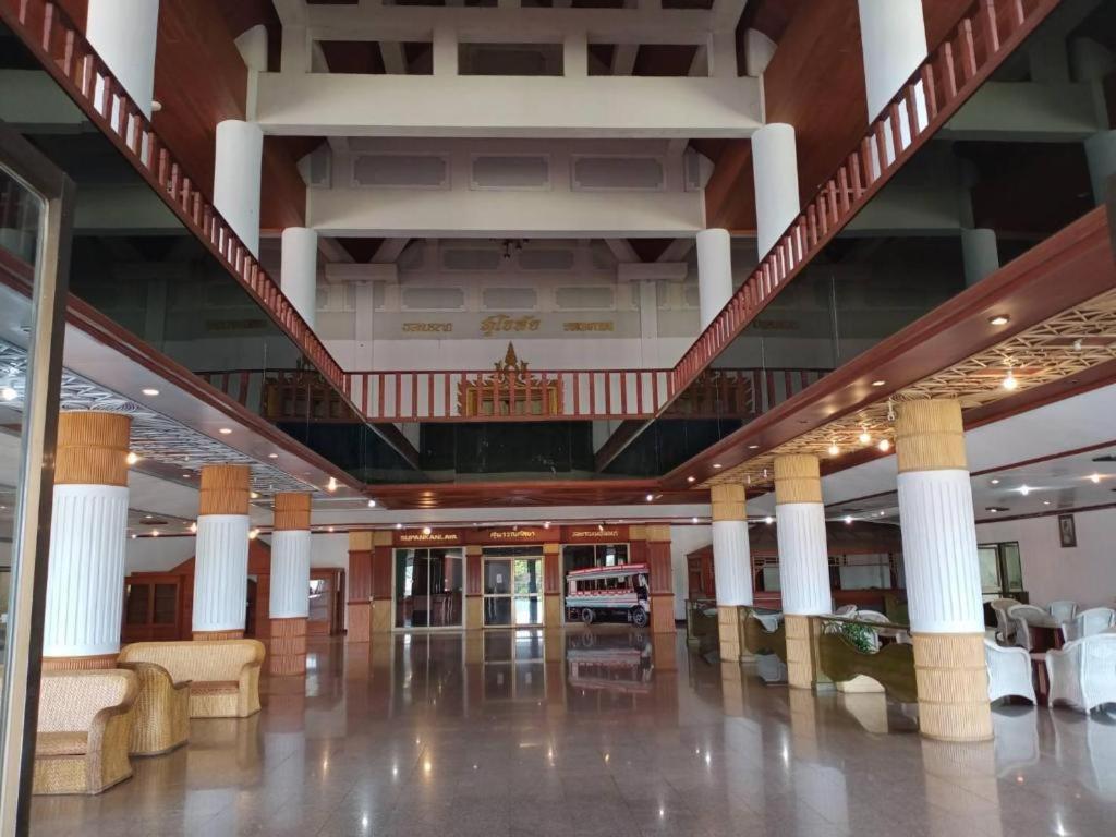 Pailyn Hotel Sukhothai Buitenkant foto